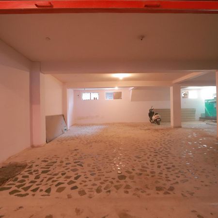 Oaks Inn Plaza Delhi Airport นิวเดลี ภายนอก รูปภาพ