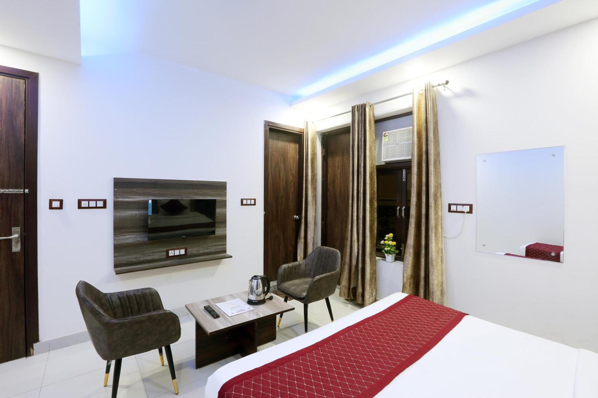 Oaks Inn Plaza Delhi Airport นิวเดลี ภายนอก รูปภาพ