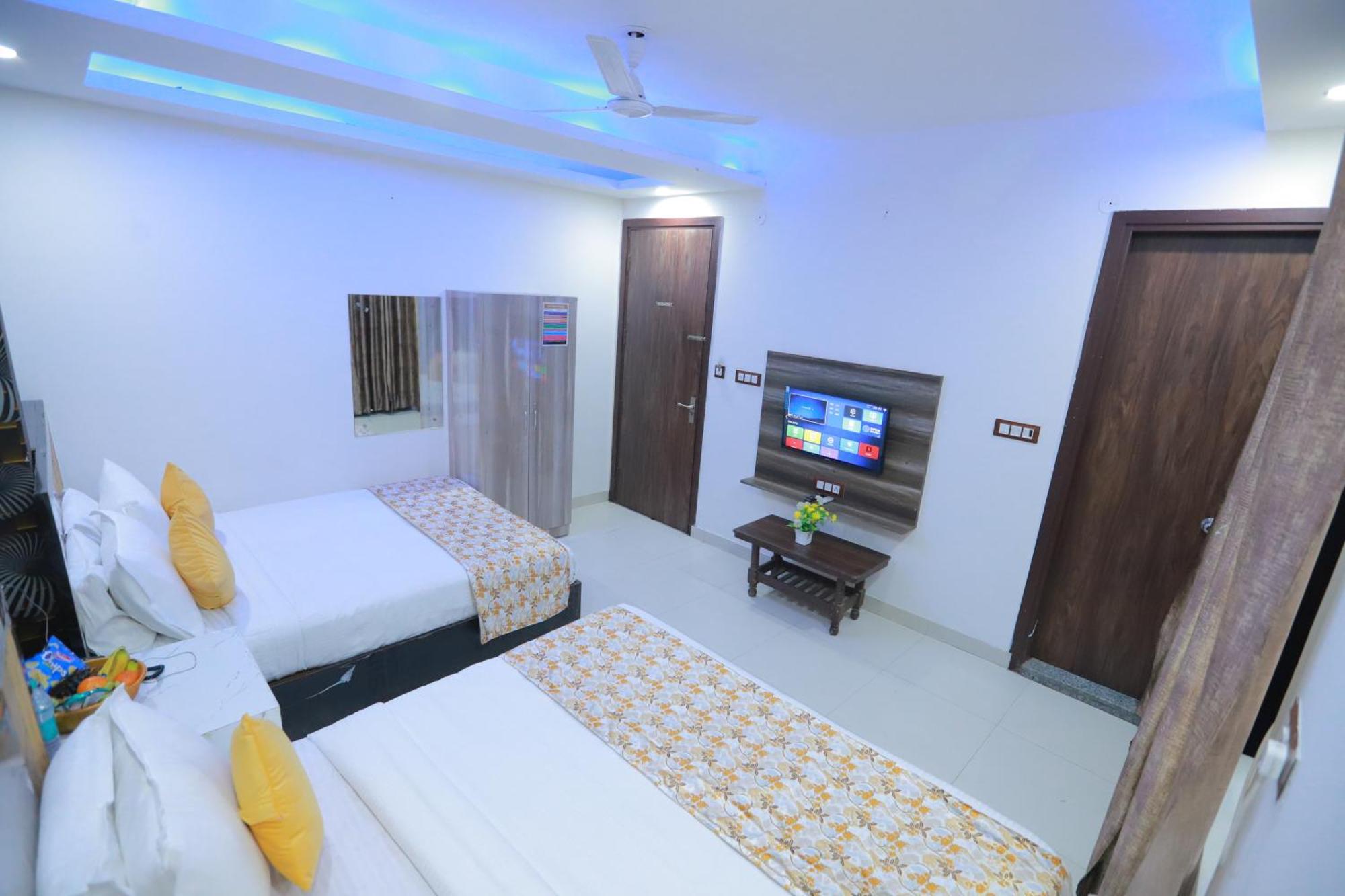 Oaks Inn Plaza Delhi Airport นิวเดลี ภายนอก รูปภาพ