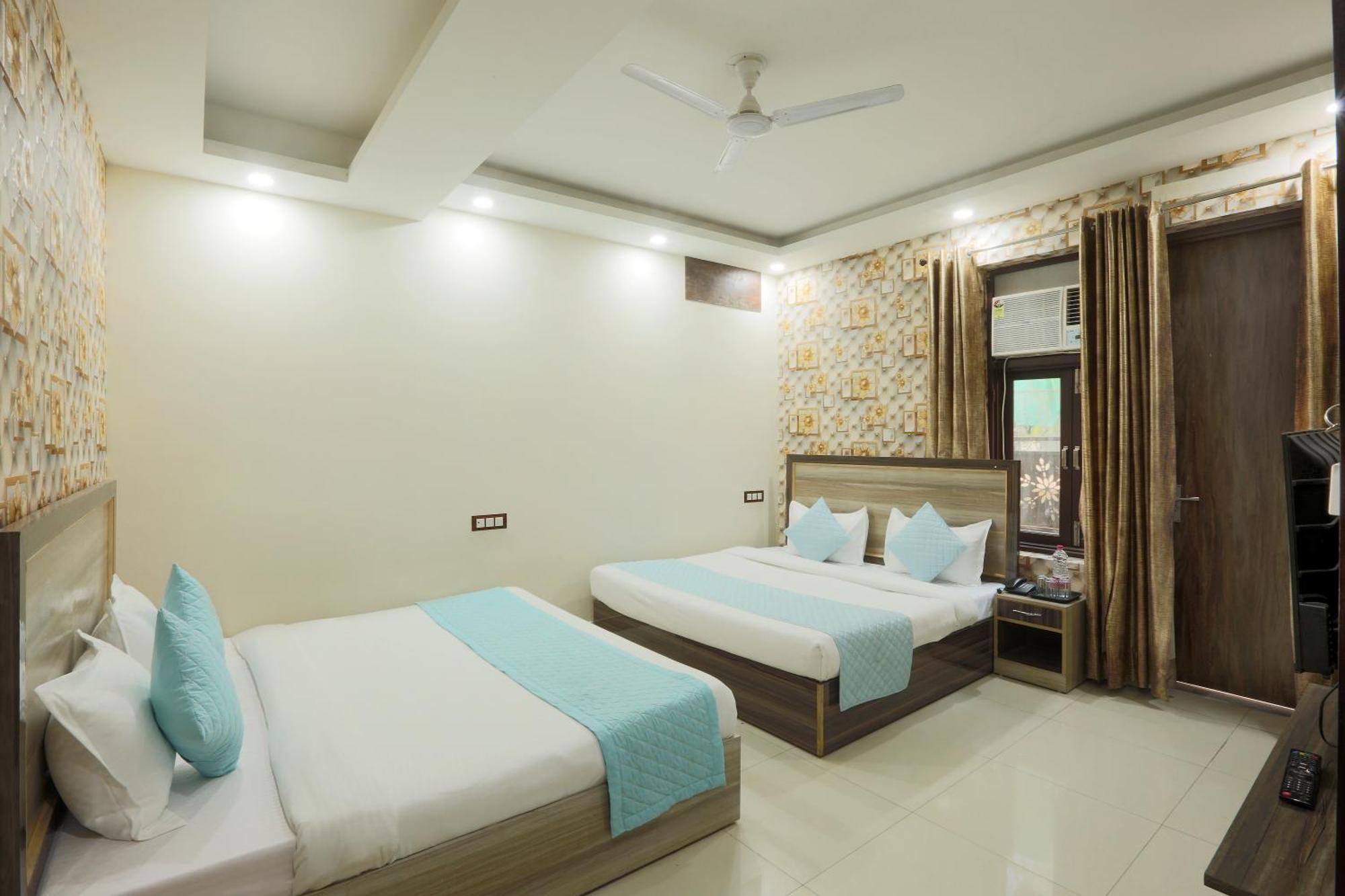 Oaks Inn Plaza Delhi Airport นิวเดลี ภายนอก รูปภาพ