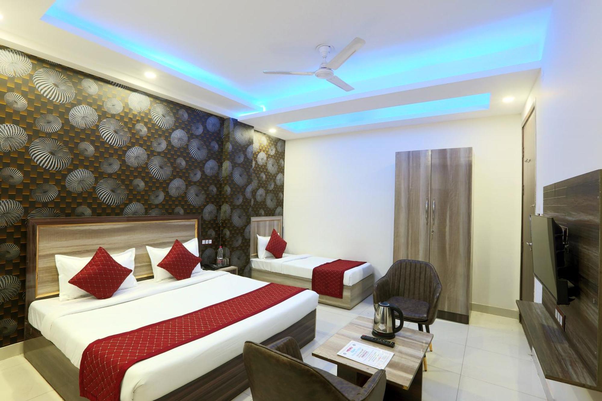 Oaks Inn Plaza Delhi Airport นิวเดลี ภายนอก รูปภาพ