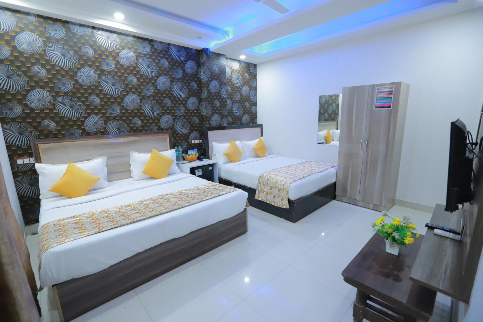 Oaks Inn Plaza Delhi Airport นิวเดลี ภายนอก รูปภาพ